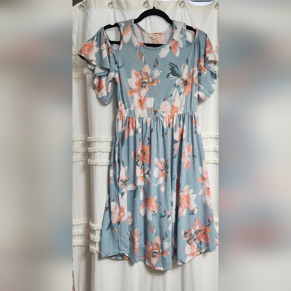 Floral Cutout Sleeve Dress.FINAL PRICE